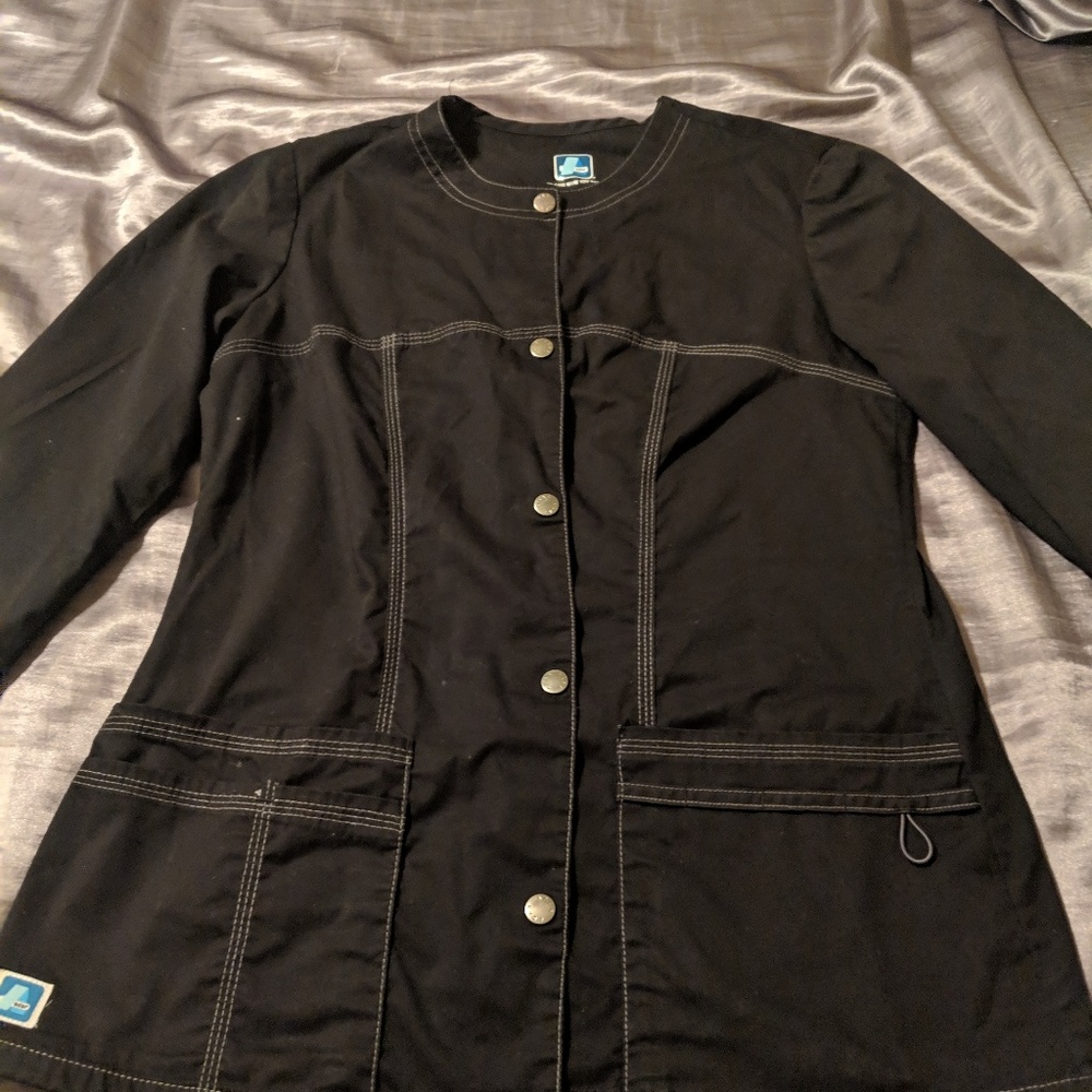 Black lab coat size: small